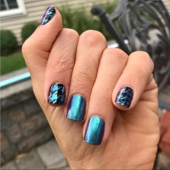 *Retired* Color Street: Suit Yourself | Houndstooth Teal Purple Duochrome Fall - Picture 2 of 13